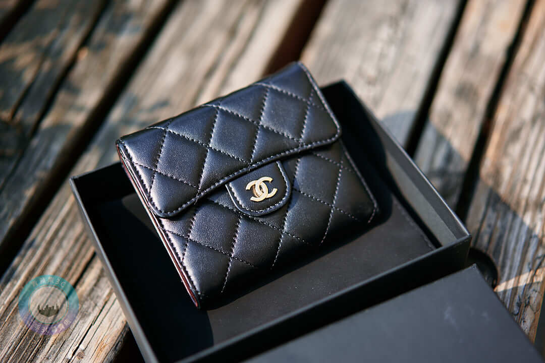 CHANEL 黑色荔枝皮翻蓋短夾實拍圖|青蘋果3C回收展示